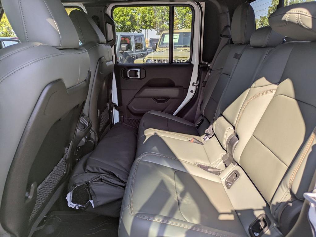 new 2025 Jeep Gladiator car, priced at $53,955