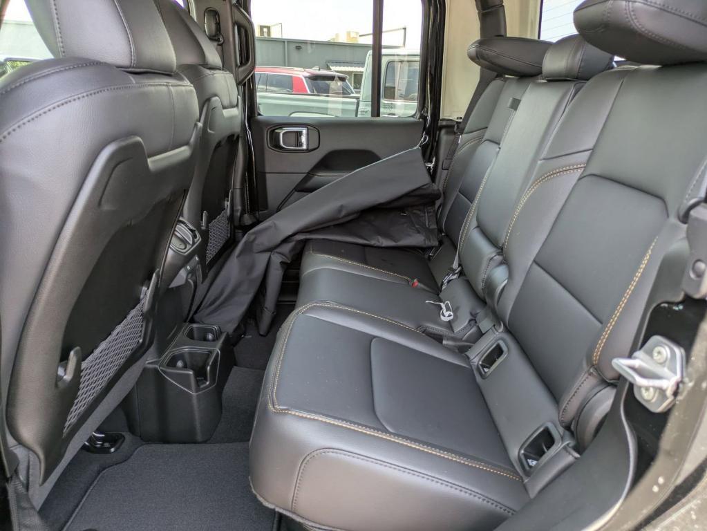 new 2025 Jeep Gladiator car, priced at $39,854