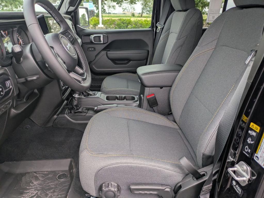 new 2025 Jeep Gladiator car, priced at $40,868