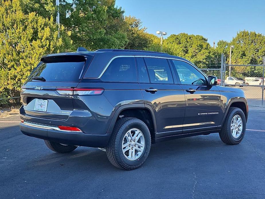 new 2025 Jeep Grand Cherokee car, priced at $40,425