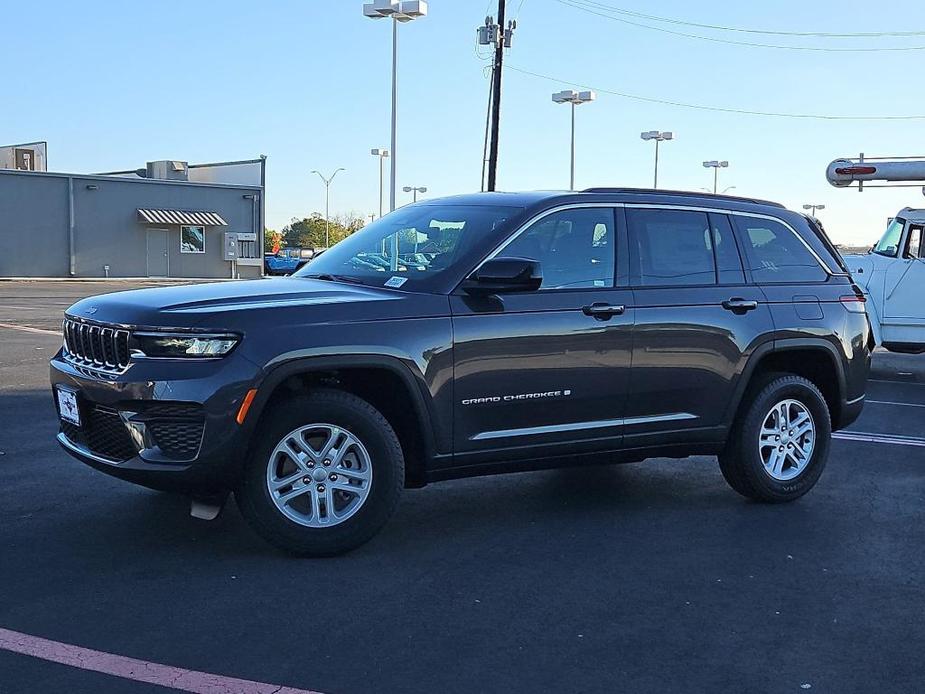 new 2025 Jeep Grand Cherokee car, priced at $40,425