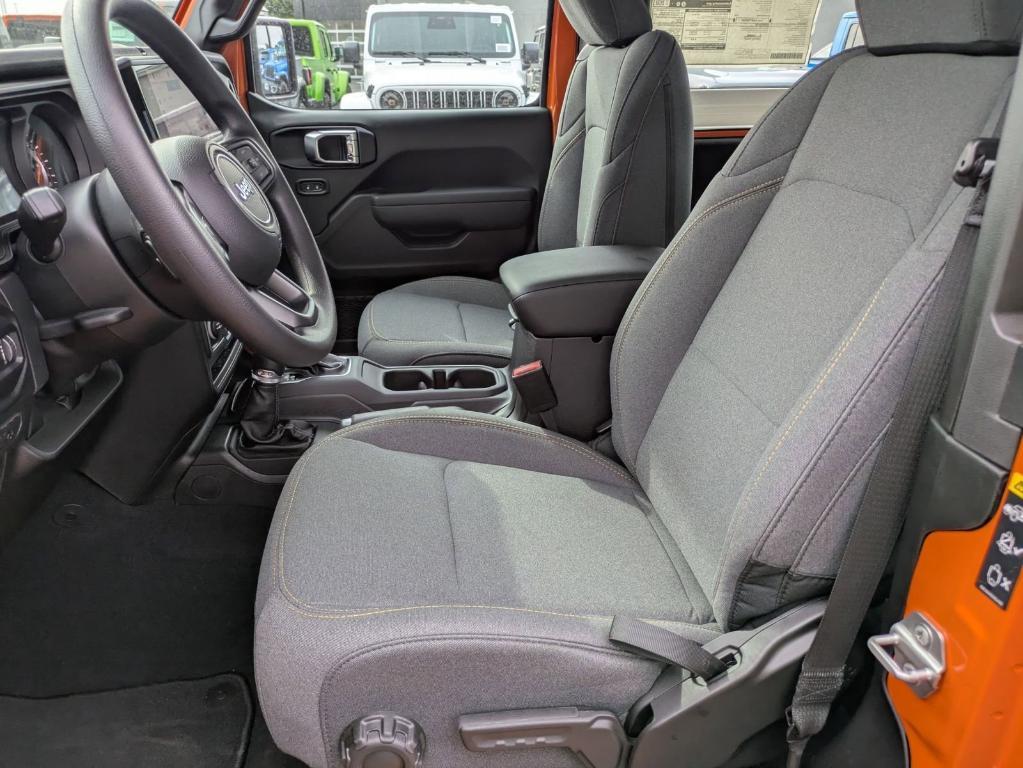 new 2025 Jeep Wrangler car, priced at $33,088