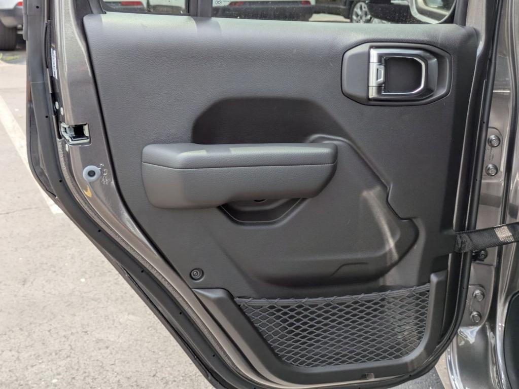 new 2025 Jeep Gladiator car, priced at $38,368