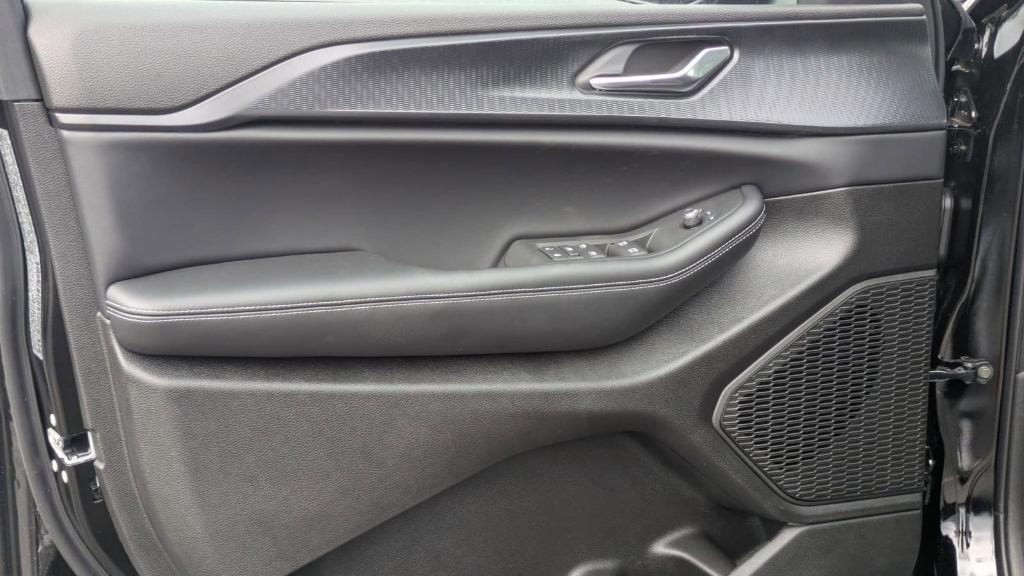 new 2025 Jeep Grand Cherokee L car, priced at $35,778