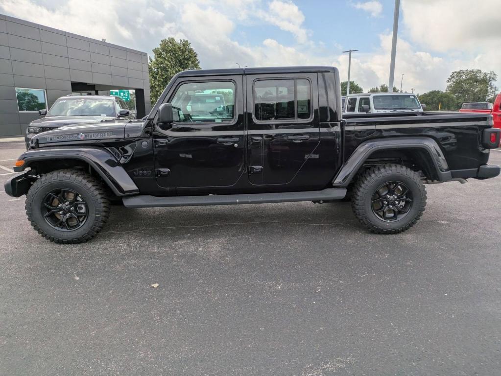 new 2025 Jeep Gladiator car, priced at $42,260