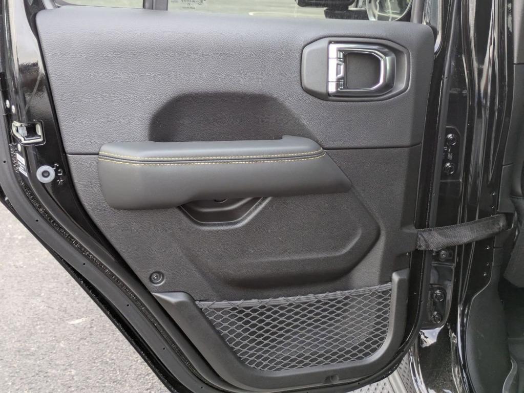 new 2025 Jeep Gladiator car, priced at $42,260