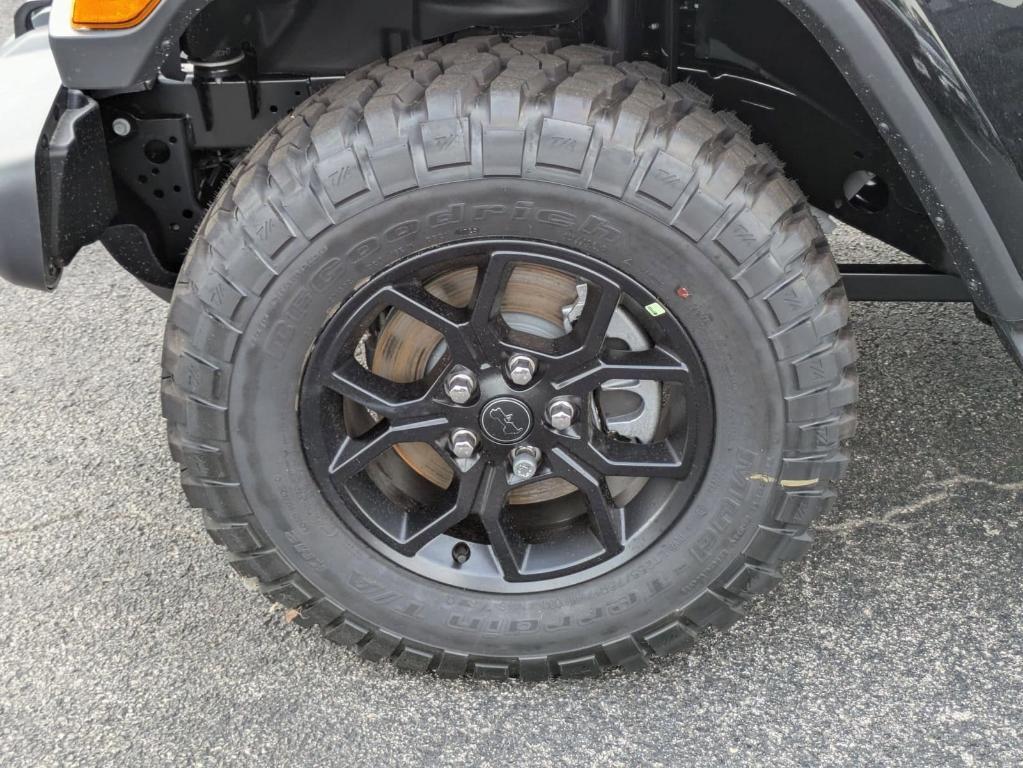 new 2025 Jeep Gladiator car, priced at $42,260