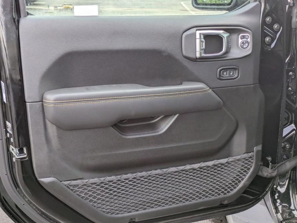 new 2025 Jeep Gladiator car, priced at $42,260