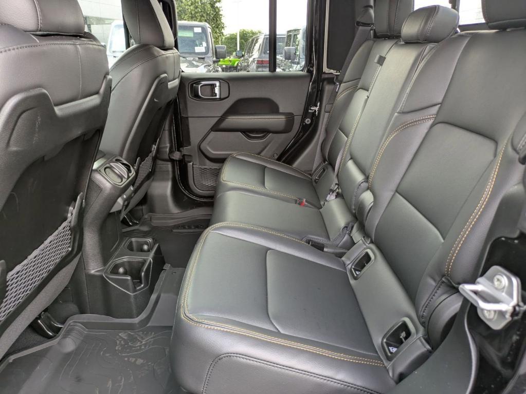 new 2025 Jeep Gladiator car, priced at $42,260