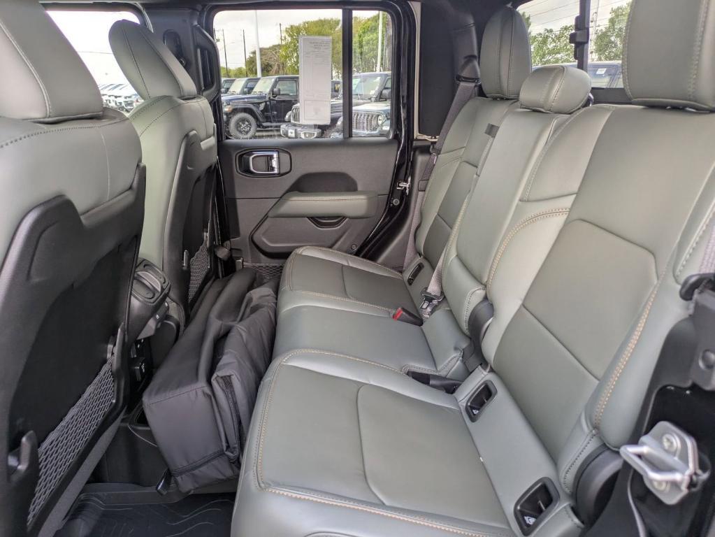 new 2025 Jeep Gladiator car, priced at $53,800