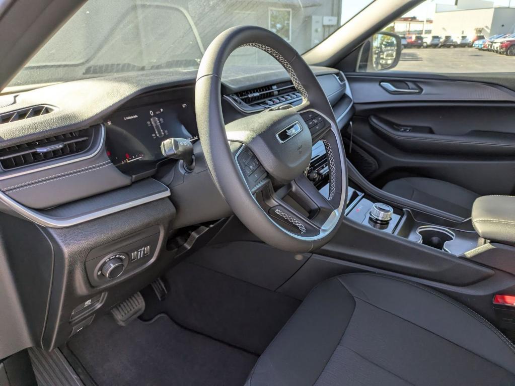 new 2025 Jeep Grand Cherokee car, priced at $34,030