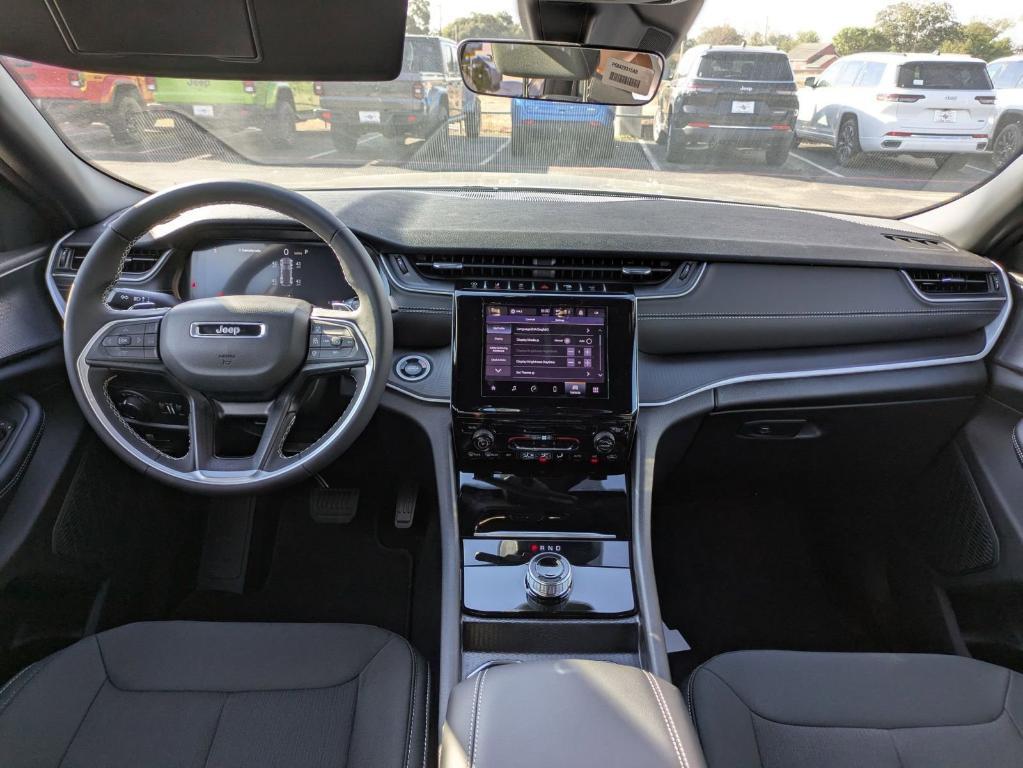 new 2025 Jeep Grand Cherokee car, priced at $34,625