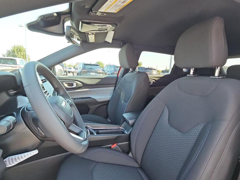 new 2025 Jeep Compass car, priced at $27,090