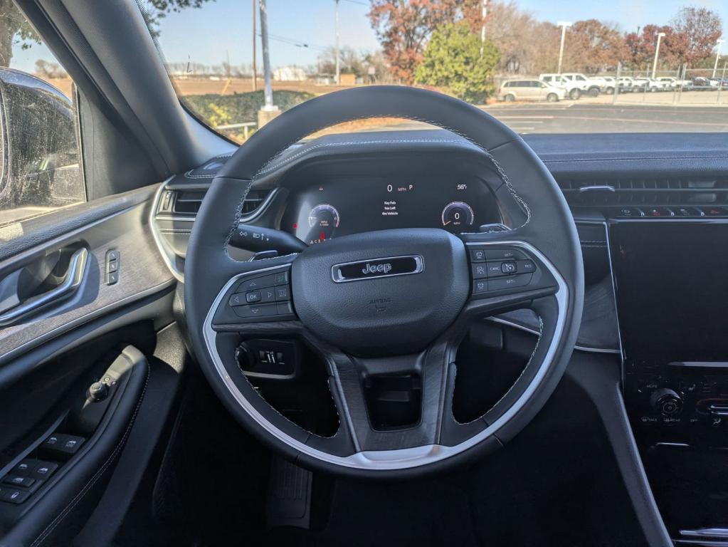 new 2025 Jeep Grand Cherokee car, priced at $41,580