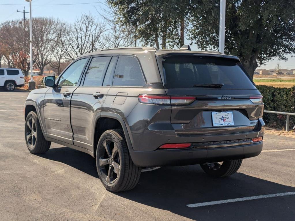 new 2025 Jeep Grand Cherokee car, priced at $41,580