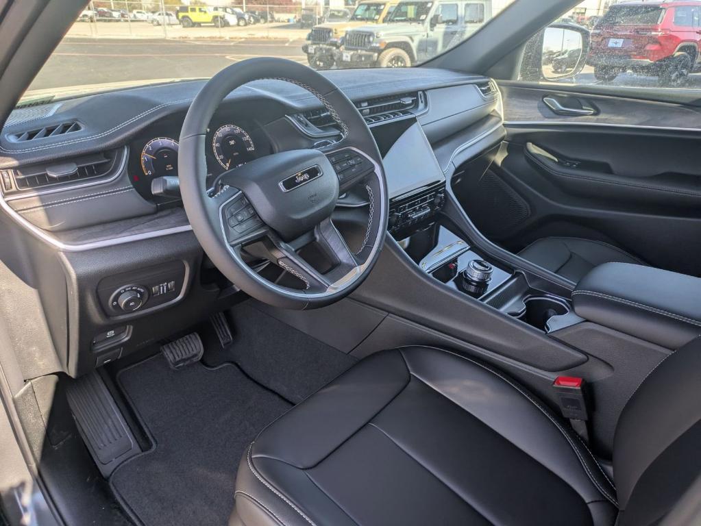 new 2025 Jeep Grand Cherokee car, priced at $41,580