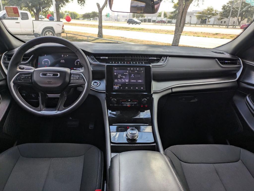 used 2025 Jeep Grand Cherokee car, priced at $35,795