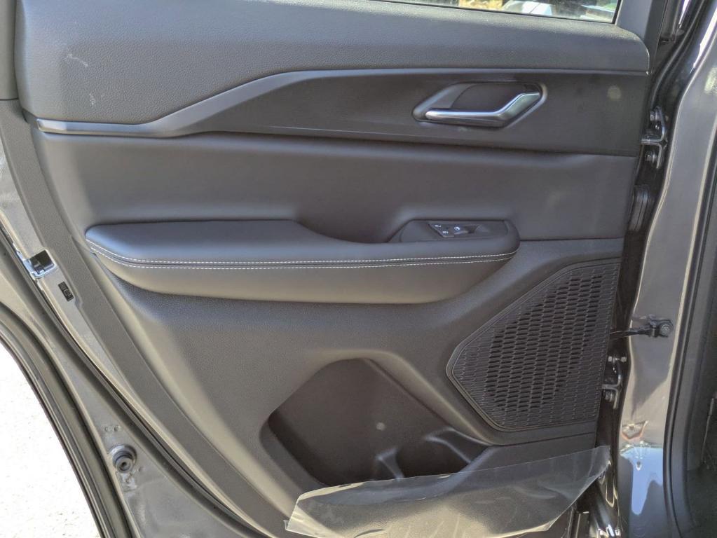 new 2025 Jeep Grand Cherokee car, priced at $33,625