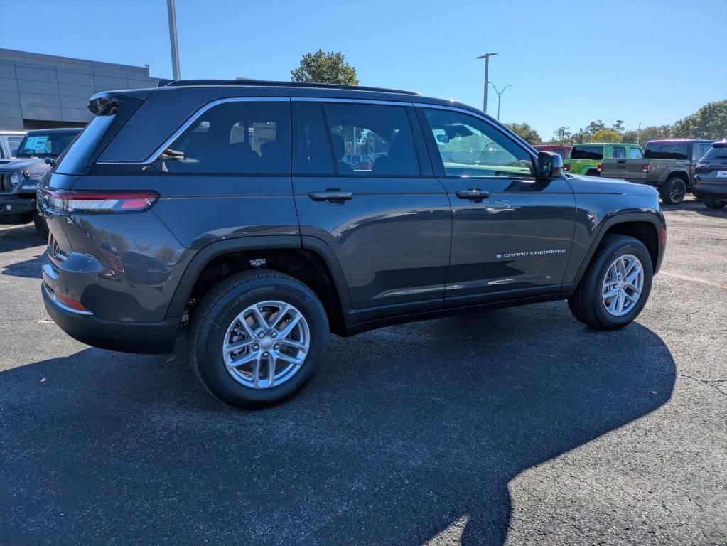new 2025 Jeep Grand Cherokee car, priced at $33,625