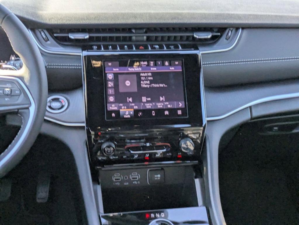 new 2025 Jeep Grand Cherokee car, priced at $33,625