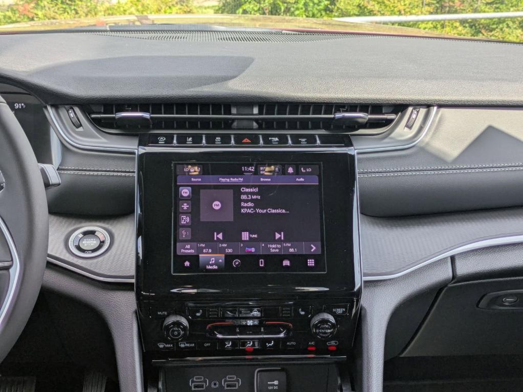 new 2025 Jeep Grand Cherokee L car, priced at $38,694