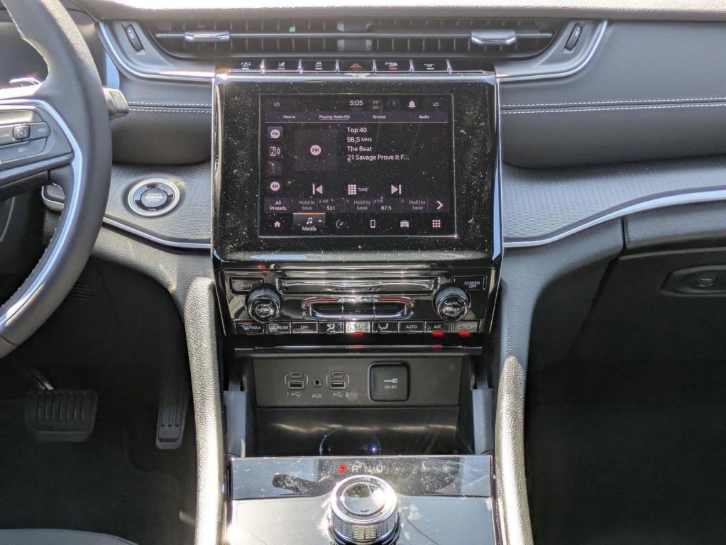 new 2025 Jeep Grand Cherokee car, priced at $32,536