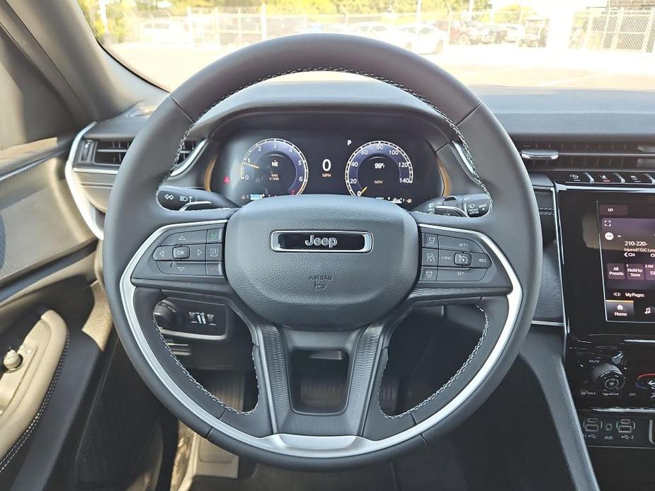 new 2025 Jeep Grand Cherokee car, priced at $40,425