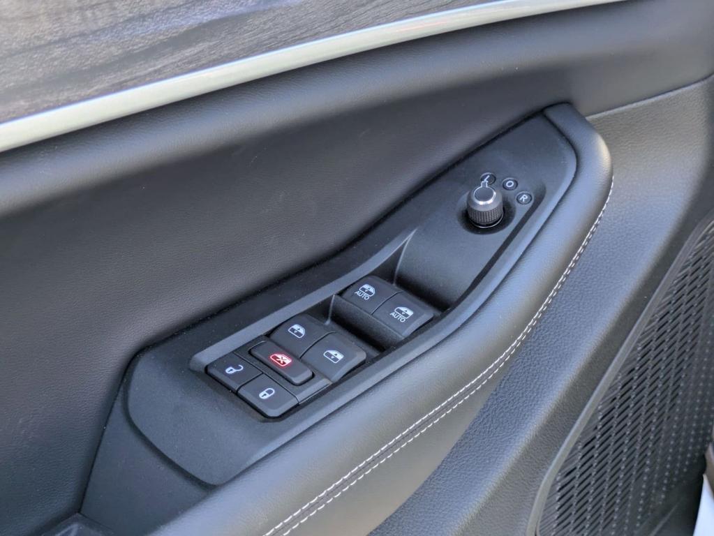 new 2025 Jeep Grand Cherokee car, priced at $37,995