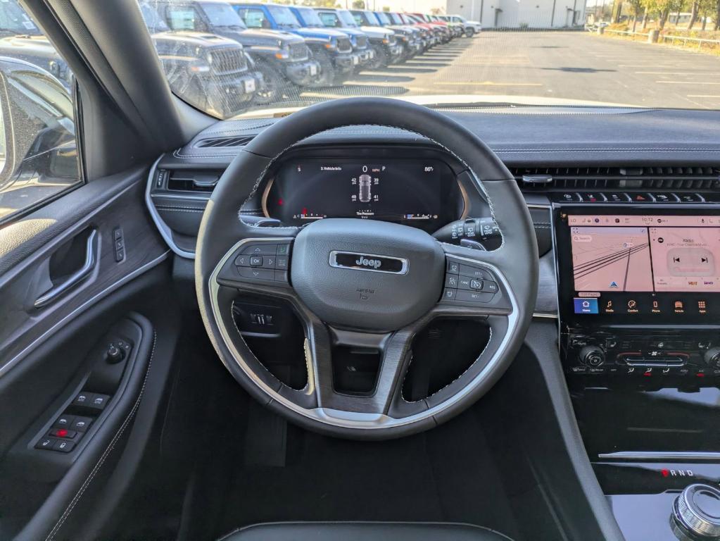 new 2025 Jeep Grand Cherokee car, priced at $37,995