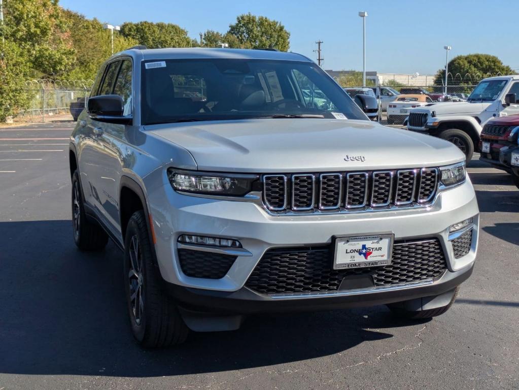 new 2025 Jeep Grand Cherokee car, priced at $37,995