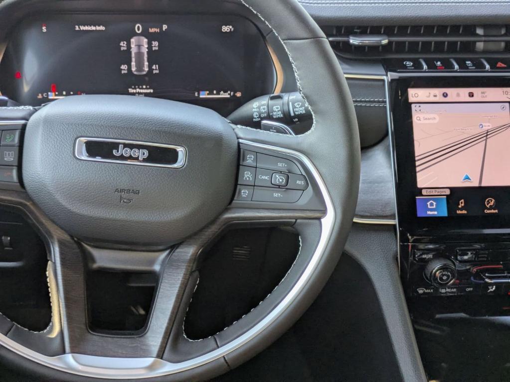 new 2025 Jeep Grand Cherokee car, priced at $37,995