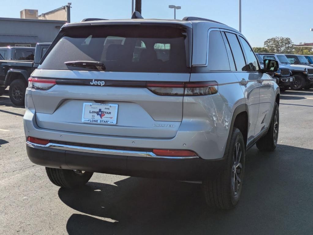 new 2025 Jeep Grand Cherokee car, priced at $37,995