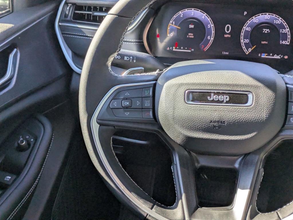 new 2025 Jeep Grand Cherokee car, priced at $38,730