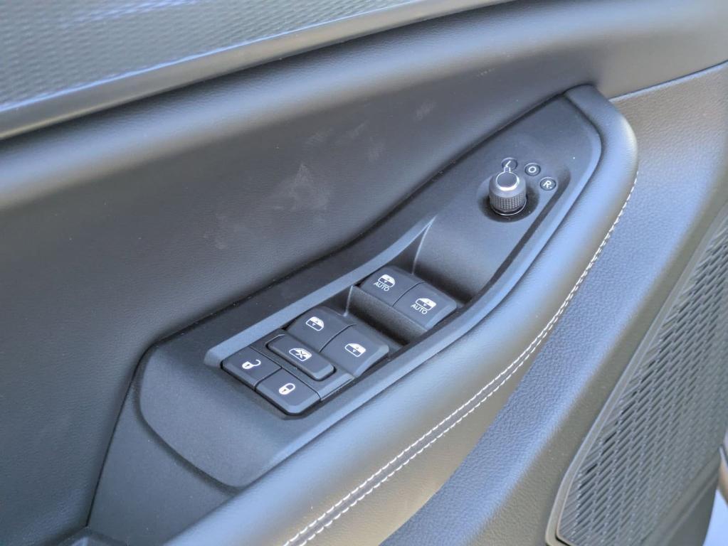 new 2025 Jeep Grand Cherokee car, priced at $38,730