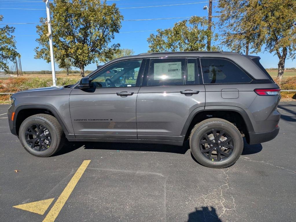new 2025 Jeep Grand Cherokee car, priced at $38,730
