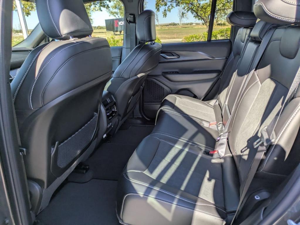 new 2025 Jeep Grand Cherokee car, priced at $38,730