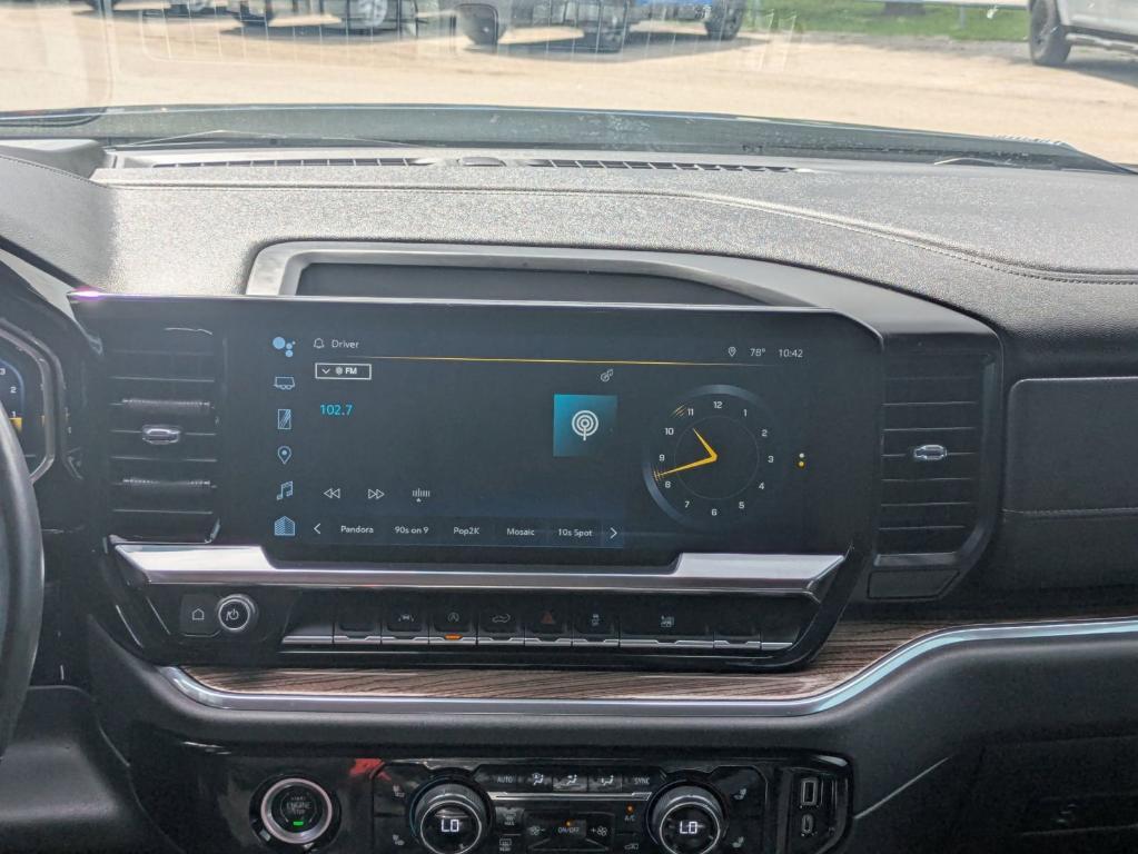used 2022 Chevrolet Silverado 1500 car, priced at $33,075