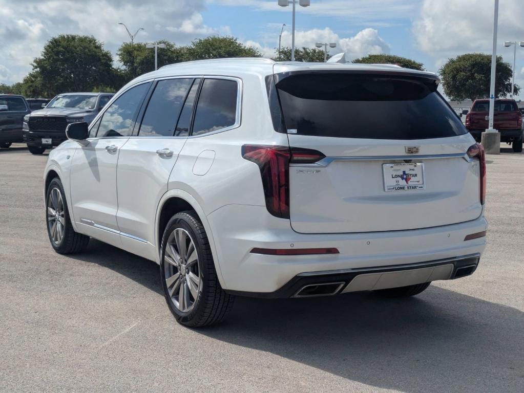 used 2022 Cadillac XT6 car, priced at $28,607