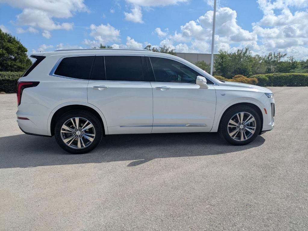used 2022 Cadillac XT6 car, priced at $28,607
