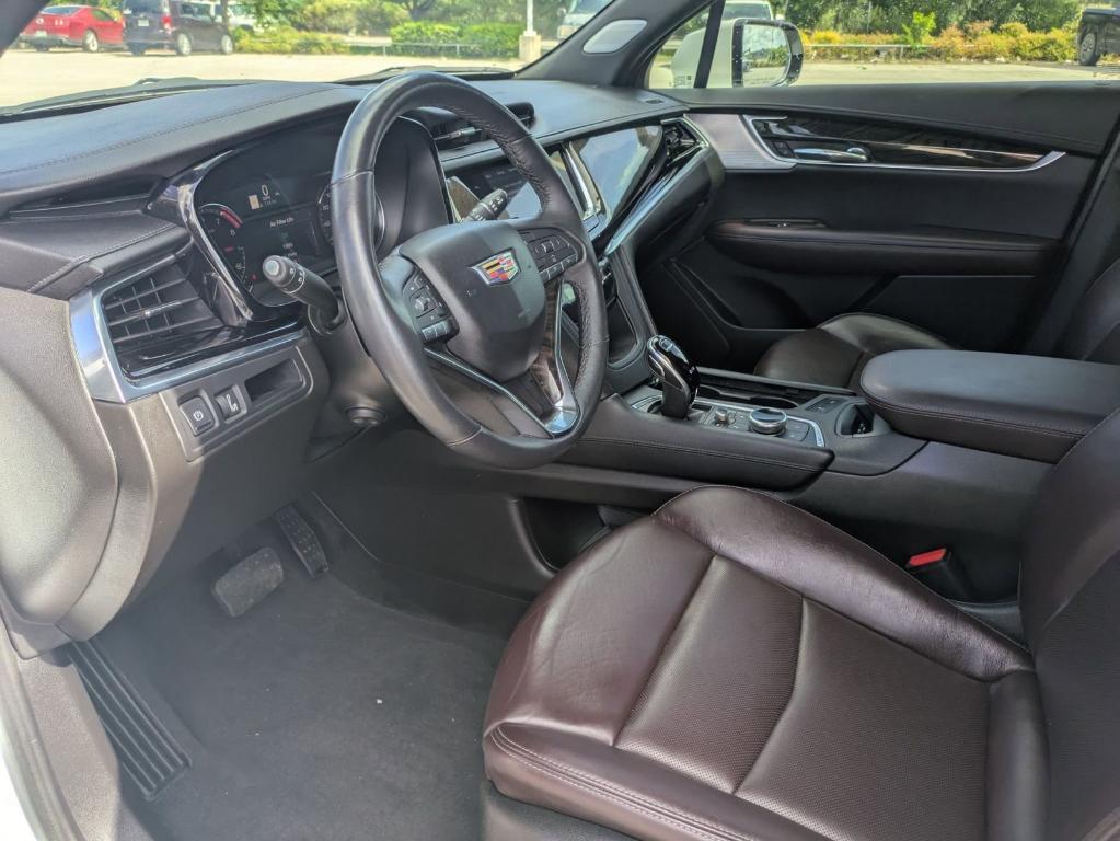 used 2022 Cadillac XT6 car, priced at $28,607