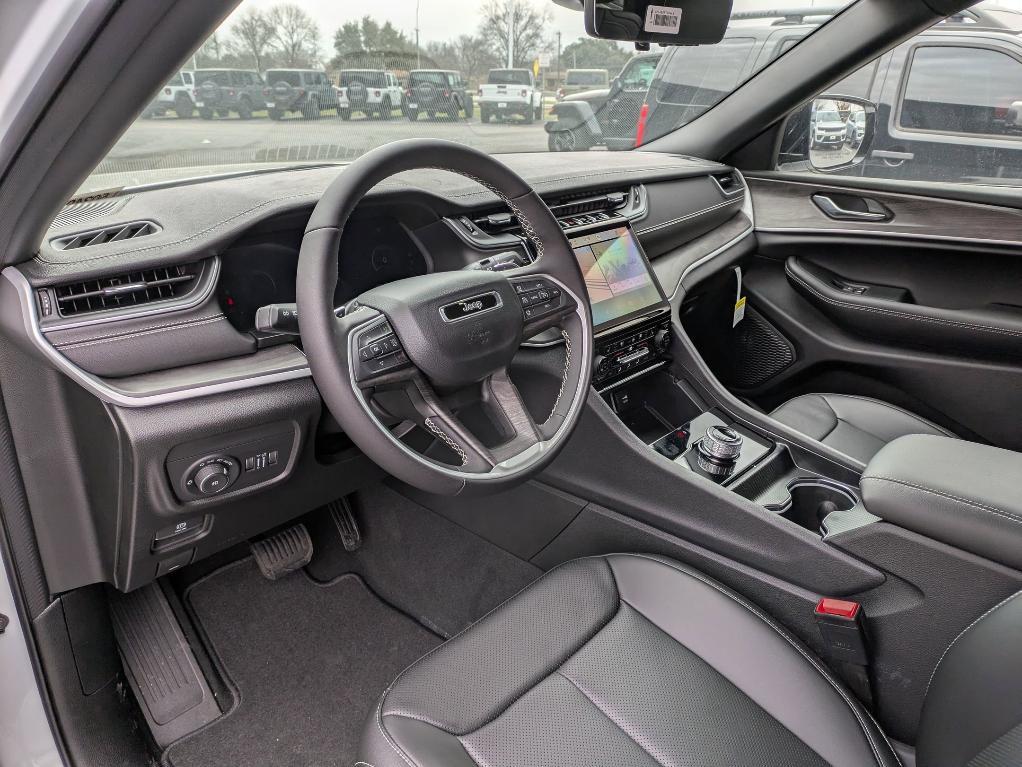 new 2025 Jeep Grand Cherokee L car, priced at $46,270