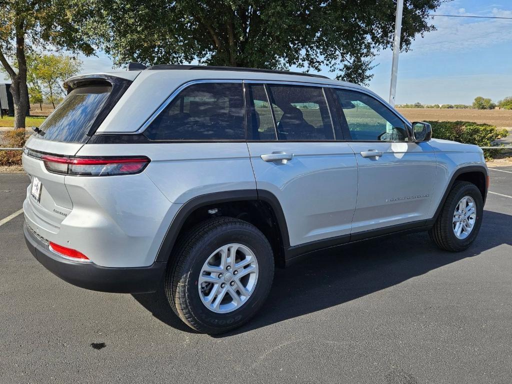 new 2025 Jeep Grand Cherokee car, priced at $35,525