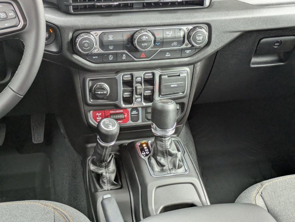 new 2026 Jeep Gladiator car, priced at $52,120