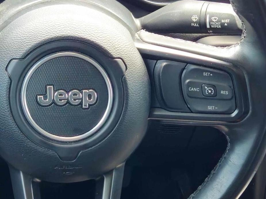 used 2022 Jeep Gladiator car, priced at $35,074