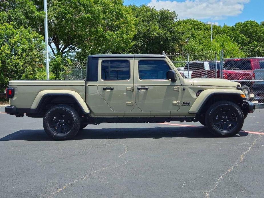 used 2022 Jeep Gladiator car, priced at $35,074