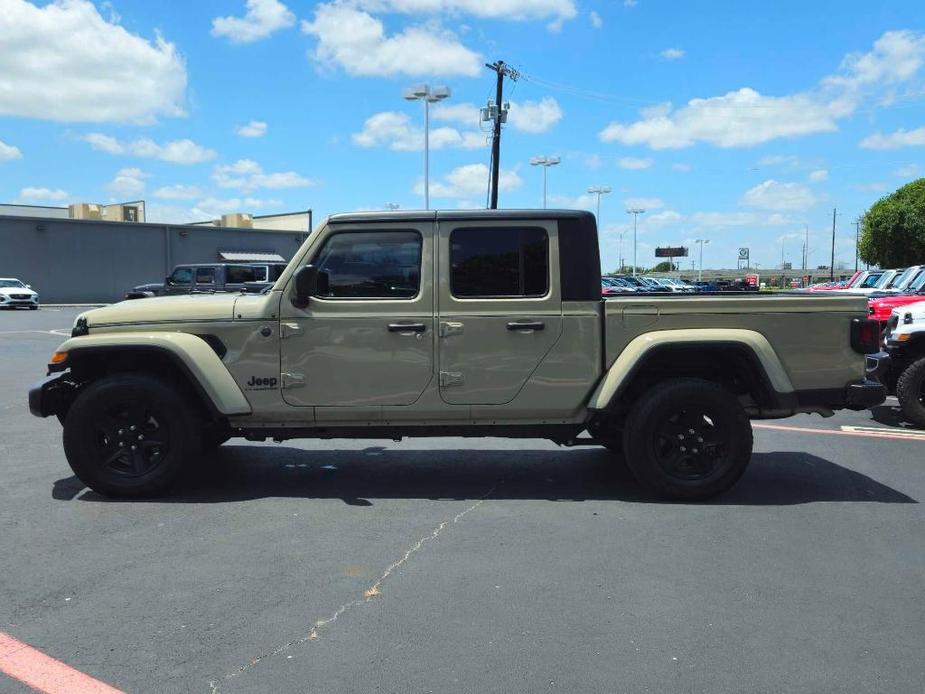 used 2022 Jeep Gladiator car, priced at $35,074