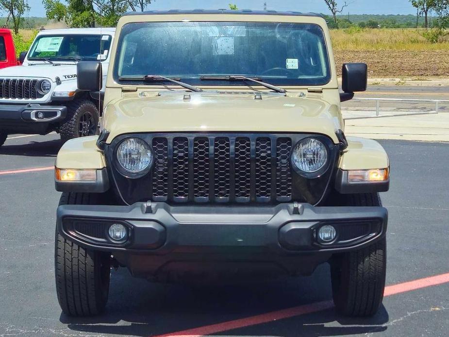 used 2022 Jeep Gladiator car, priced at $35,074