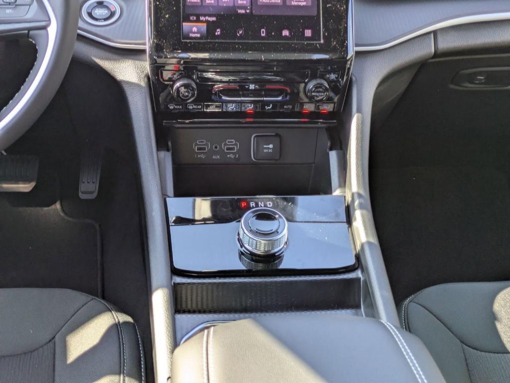 new 2025 Jeep Grand Cherokee car, priced at $34,625