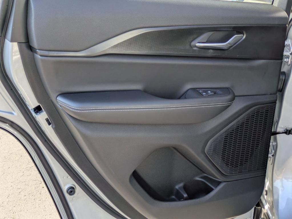 new 2025 Jeep Grand Cherokee car, priced at $34,625