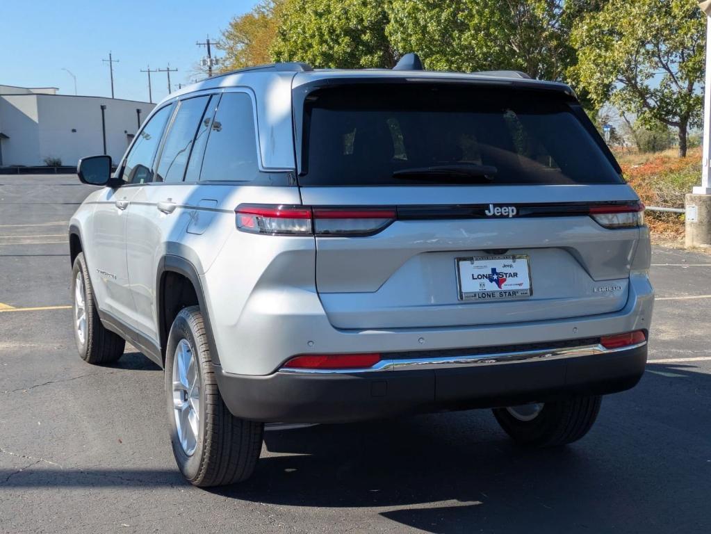 new 2025 Jeep Grand Cherokee car, priced at $34,625